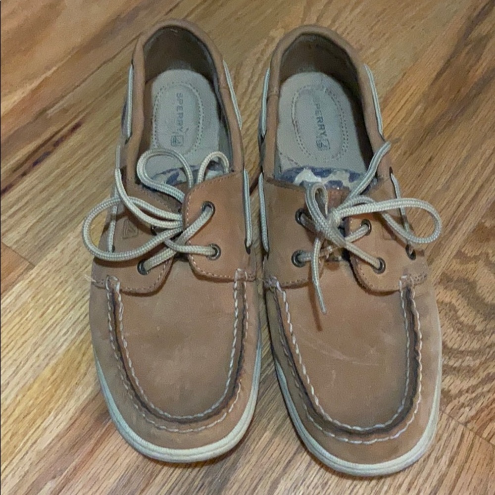 Women’s sperry boat shoes